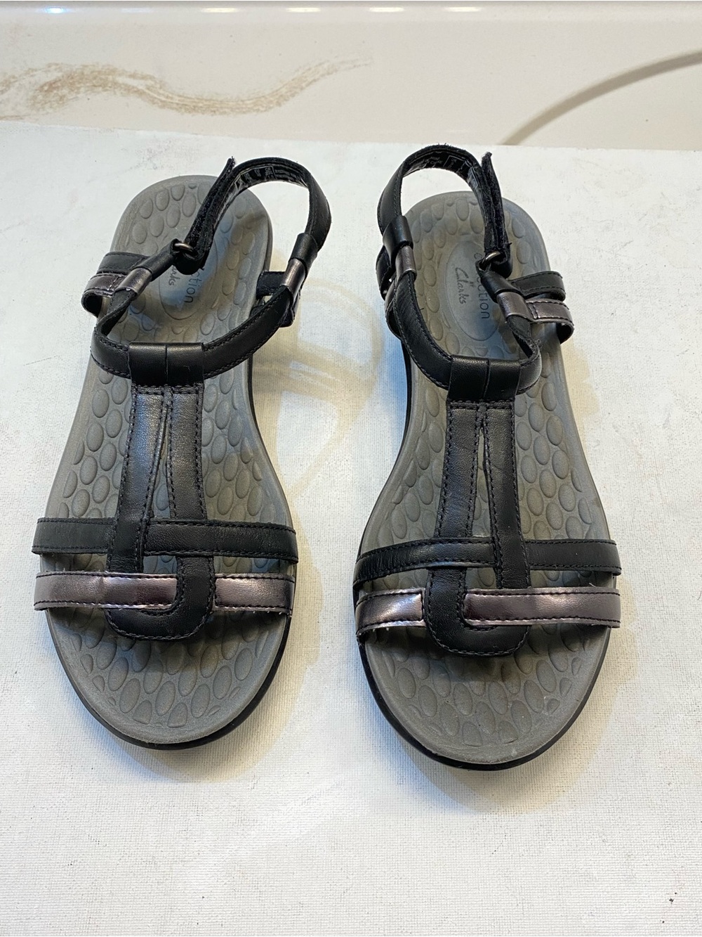 Clarks Sonar Aster women Size 7.5 M good condition perfect bottom clean interior